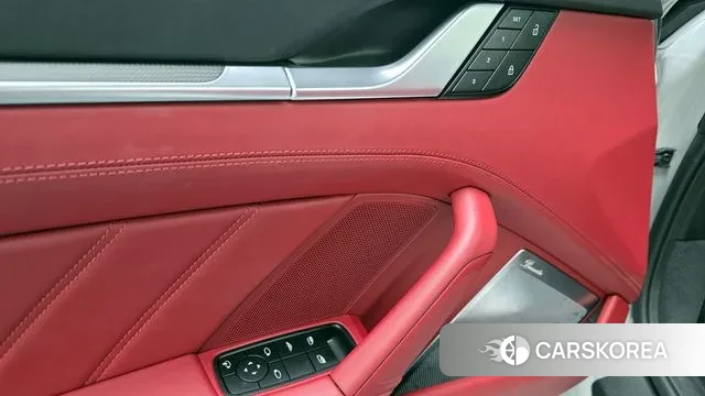 Porsche 911(992) 2024 Серебристо-серый из Кореи, фото 5