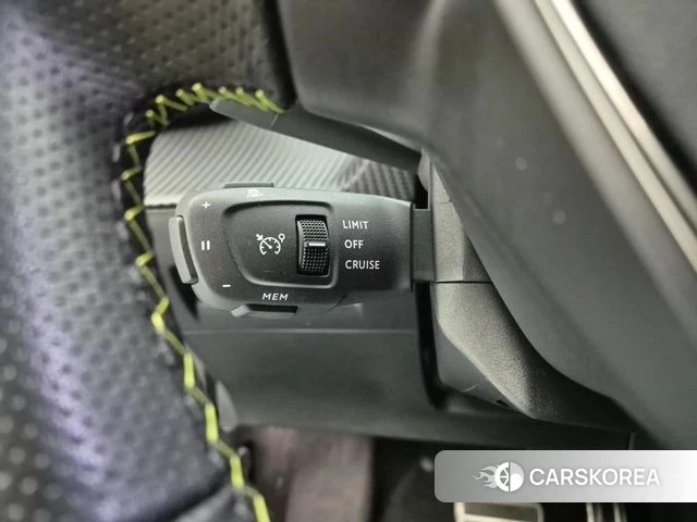 Peugeot e-2008 second generation 2022 Синий из Кореи, фото 5