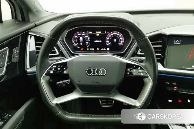 Audi Q4 e-tron 2023 Белый из Китая, фото 5