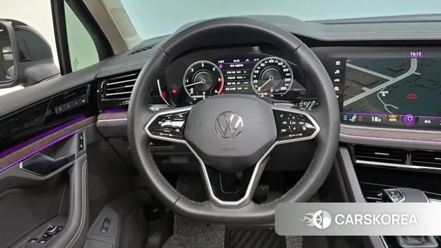 Volkswagen Touareg 3rd generation 2023 Черный из Кореи, фото 5