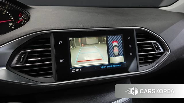 Peugeot 308 second generation 2019 Белый из Кореи, фото 4