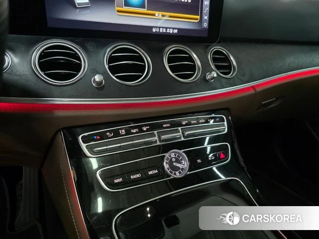 Mercedes-Benz E-Class W213 2018 Белый из Кореи, фото 5