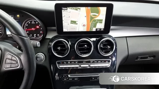 Mercedes-Benz C-Class W205 2018 Белый из Кореи, фото 5