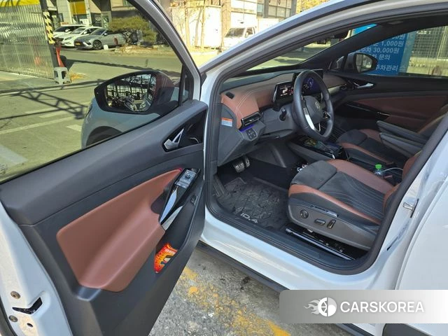 Volkswagen ID.4 2023 Белый из Кореи, фото 5