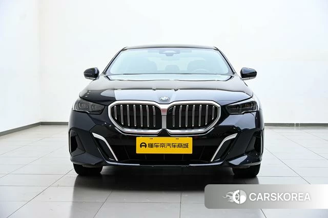 BMW 5 series 2024 Черный из Китая, фото 5