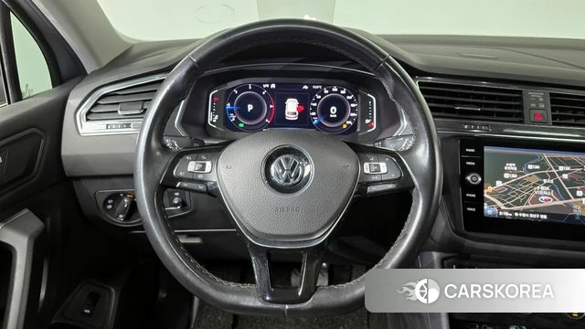 Volkswagen Tiguan Allspace 2020 Серебристо-серый из Кореи, фото 5