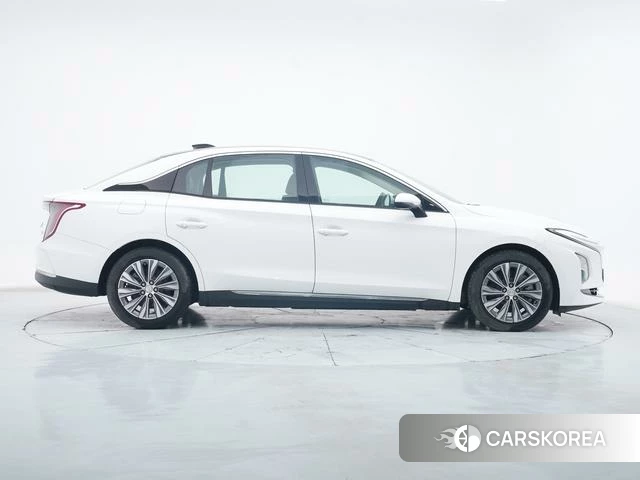 Red flag E-QM5 2023 Другой из Китая, фото 5