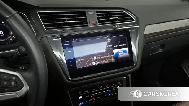 Volkswagen Tiguan Allspace 2022 Белый из Кореи, фото 5