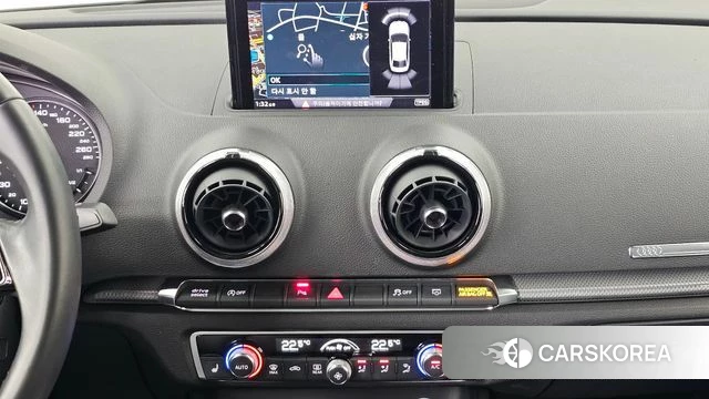 Audi New A3 2018 Серебристо-серый из Кореи, фото 5