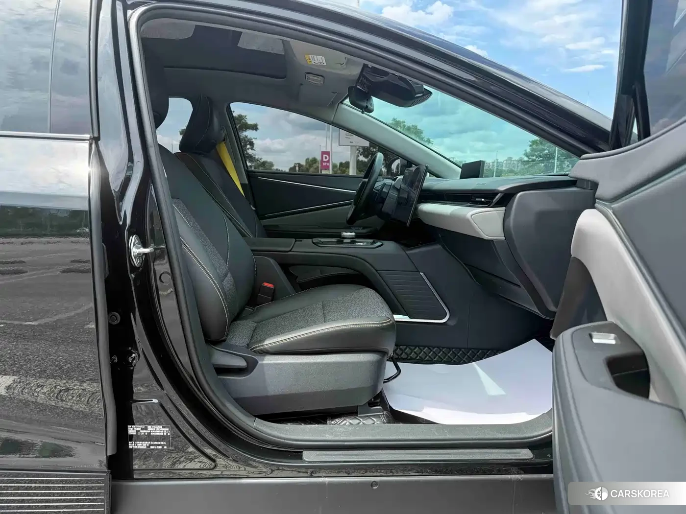 Toyota bZ5 2025 Черный из Китая, фото 5