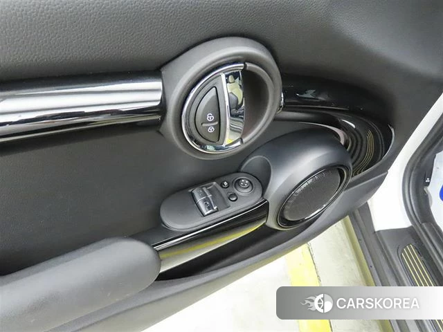Mini Cooper Electric 2023 Белый из Кореи, фото 5