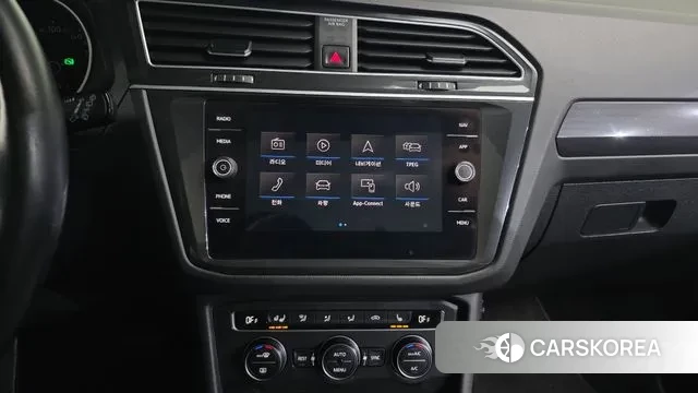 Volkswagen Tiguan second Generation 2019 Белый из Кореи, фото 5