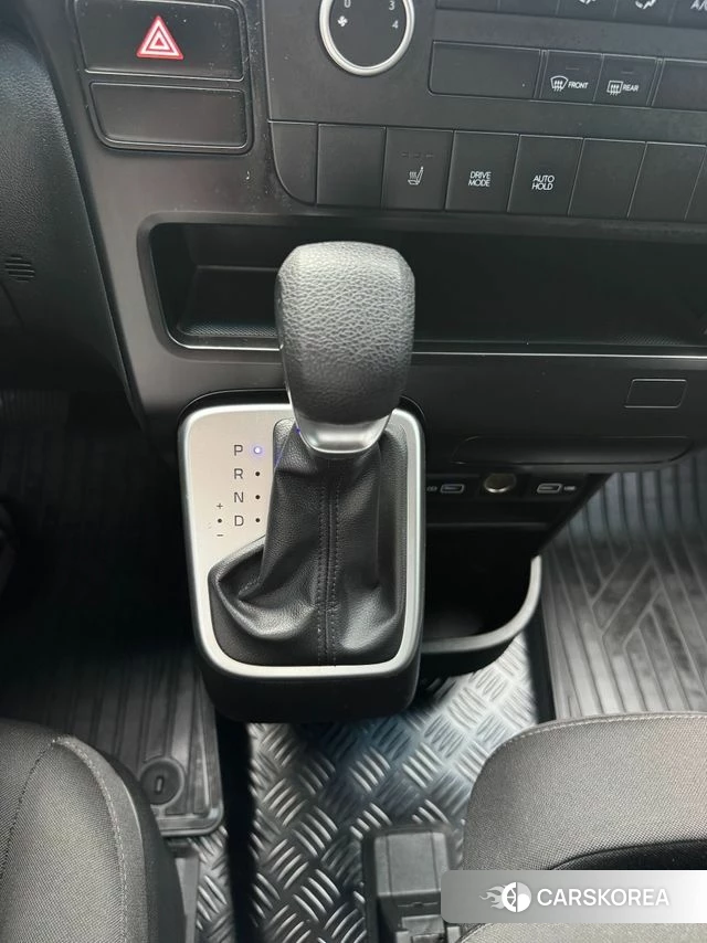 Hyundai Staria 2022 Серый из Кореи, фото 5
