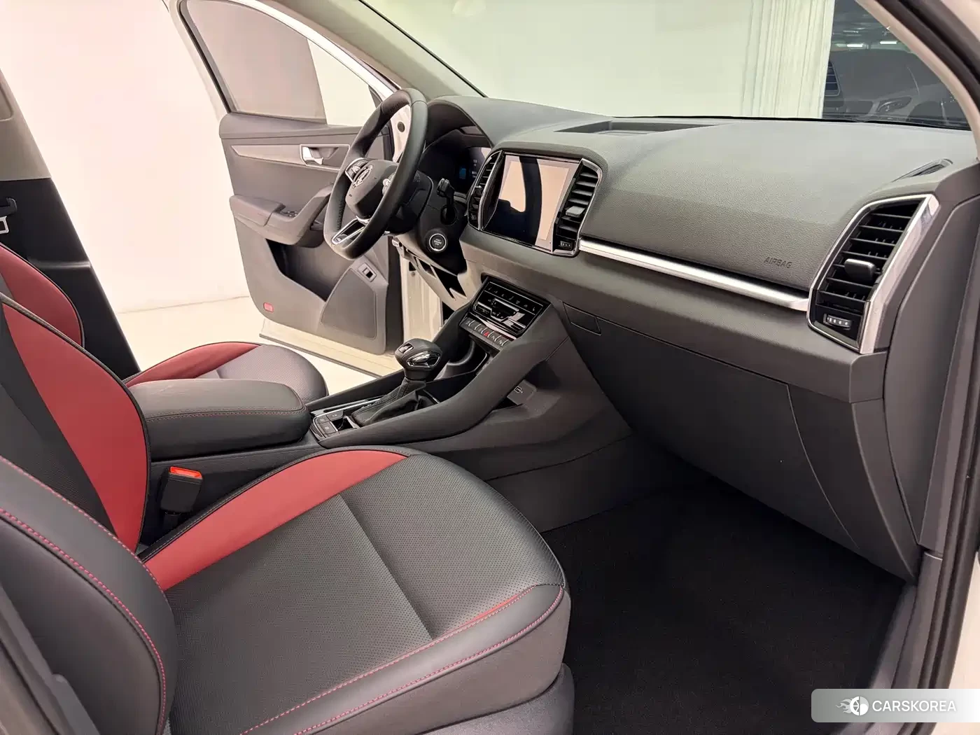 Skoda Karoq 2022 Белый из Китая, фото 5