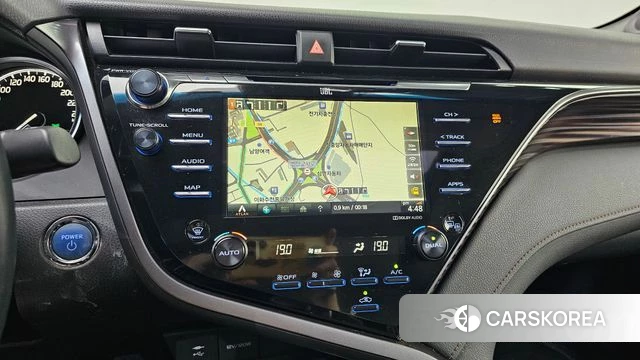 Toyota Camry (XV70) 2018 Серебристо-серый из Кореи, фото 5