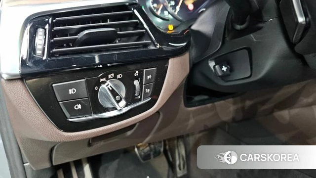 BMW 5 Series (G30) 2018 Серый из Кореи, фото 5