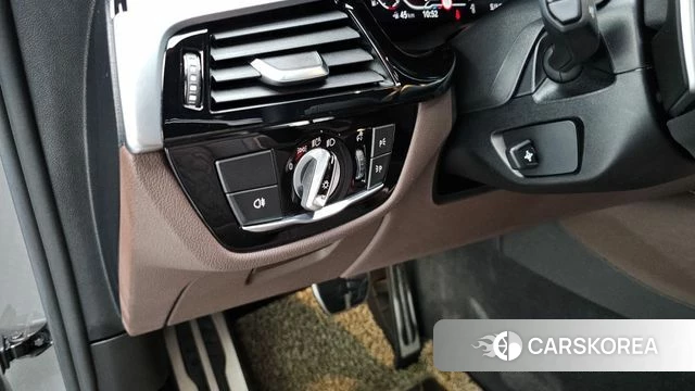 BMW 6 Series GT (G32) 2021 Серебристо-серый из Кореи, фото 5