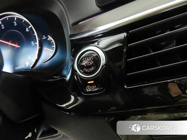 BMW 5 Series (G30) 2018 Черный из Кореи, фото 5