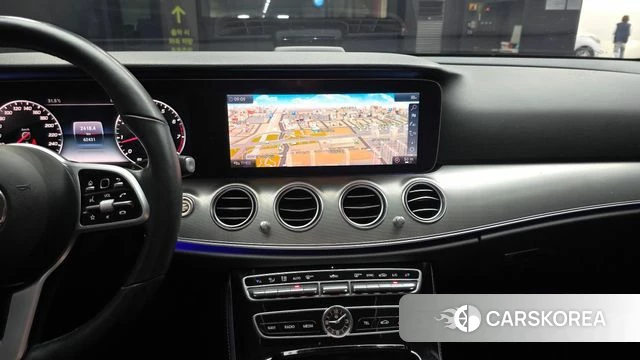 Mercedes-Benz E-Class W213 2019 Серебряный из Кореи, фото 5