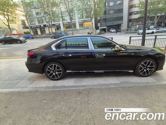 BMW 7 Series (G70) id 2462717 из Кореи 5