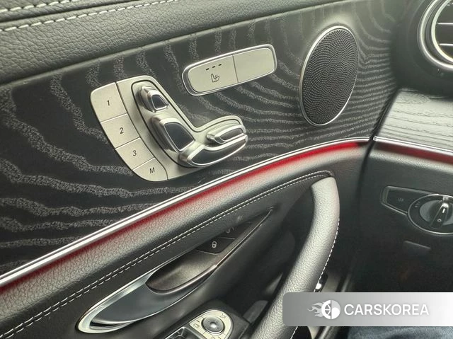 Mercedes-Benz E-Class W213 2021 Белый из Кореи, фото 5