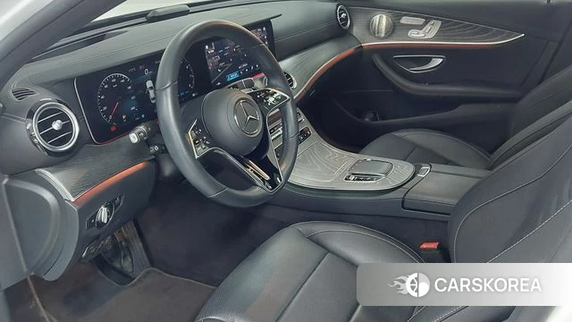 Mercedes-Benz E-Class W213 2022 Белый из Кореи, фото 5