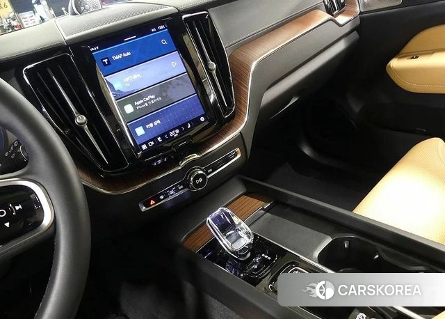 Volvo XC60 second Generation 2023 Серебристо-серый из Кореи, фото 5