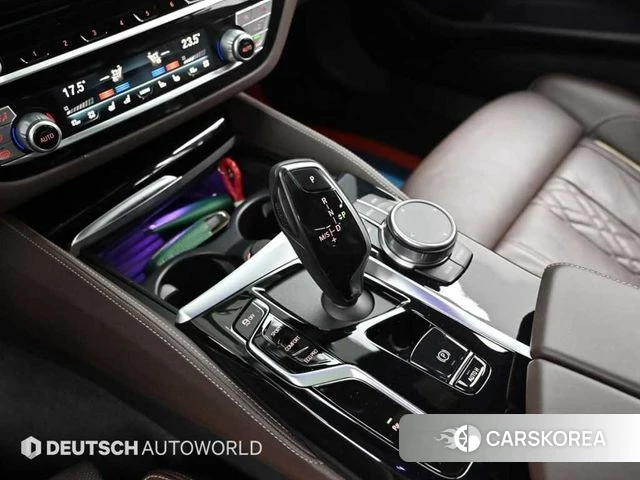 BMW 5 Series (G30) 2021 Белый из Кореи, фото 5