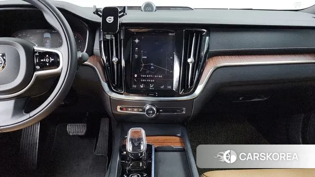 Volvo S60 3rd generation 2021 Белый из Кореи, фото 5