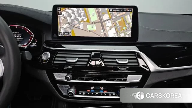 BMW 5 Series (G30) 2023 Серый из Кореи, фото 5