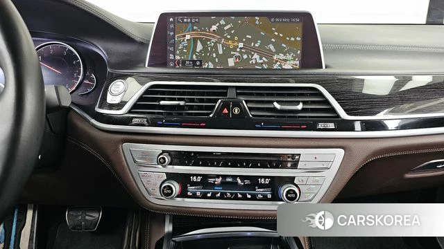 BMW 7 Series (G11) 2019 Белый из Кореи, фото 5