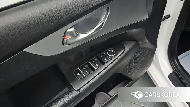 Kia The New K3 2nd generation 2021 Белый из Кореи, фото 5