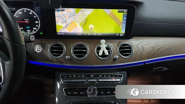 Mercedes-Benz E-Class W213 2019 Серебряный из Кореи, фото 5