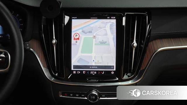 Volvo V60 Cross-Country 2nd Generation 2024 Светло-серебряный цвет из Кореи, фото 5