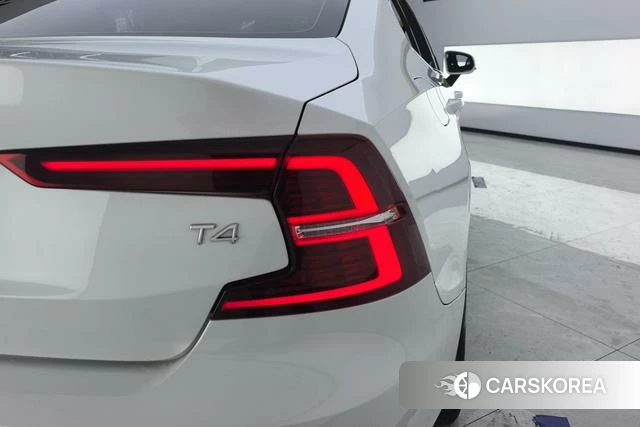 Volvo S60 2021 Белый из Китая, фото 5