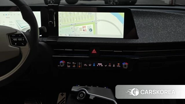 Kia EV6 2023 Жемчужный цвет из Кореи, фото 5