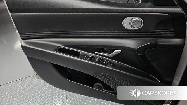 Hyundai The New Avante (CN7) 2024 Серебристо-серый из Кореи, фото 5