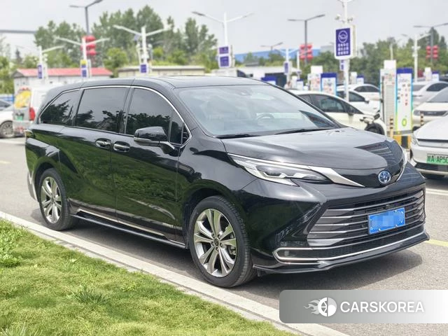Toyota Saina 2023 Черный из Китая, фото 5