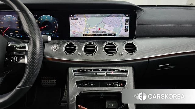 Mercedes-Benz E-Class W213 2021 Белый из Кореи, фото 5