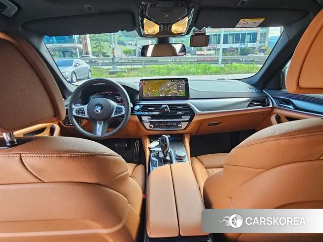 BMW 5 Series (G30) 2023 Белый из Кореи, фото 5