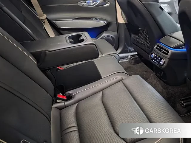 Genesis Electrified GV70 2022 Черный из Кореи, фото 5