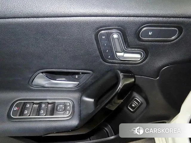 Mercedes-Benz A-Class W177 2020 Белый из Кореи, фото 5