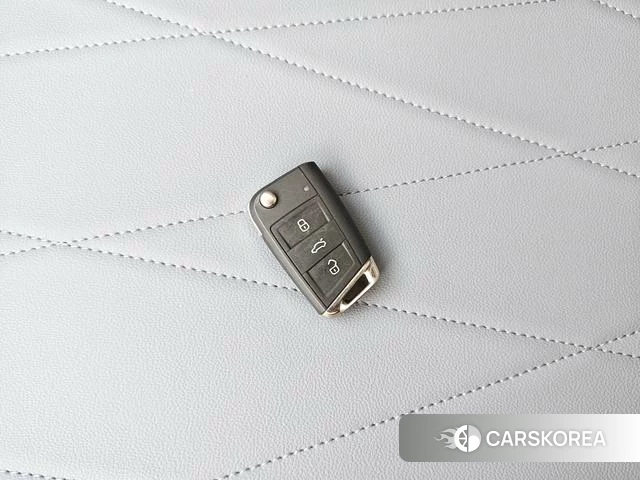 Volkswagen Lavida 2024 Белый из Китая, фото 5