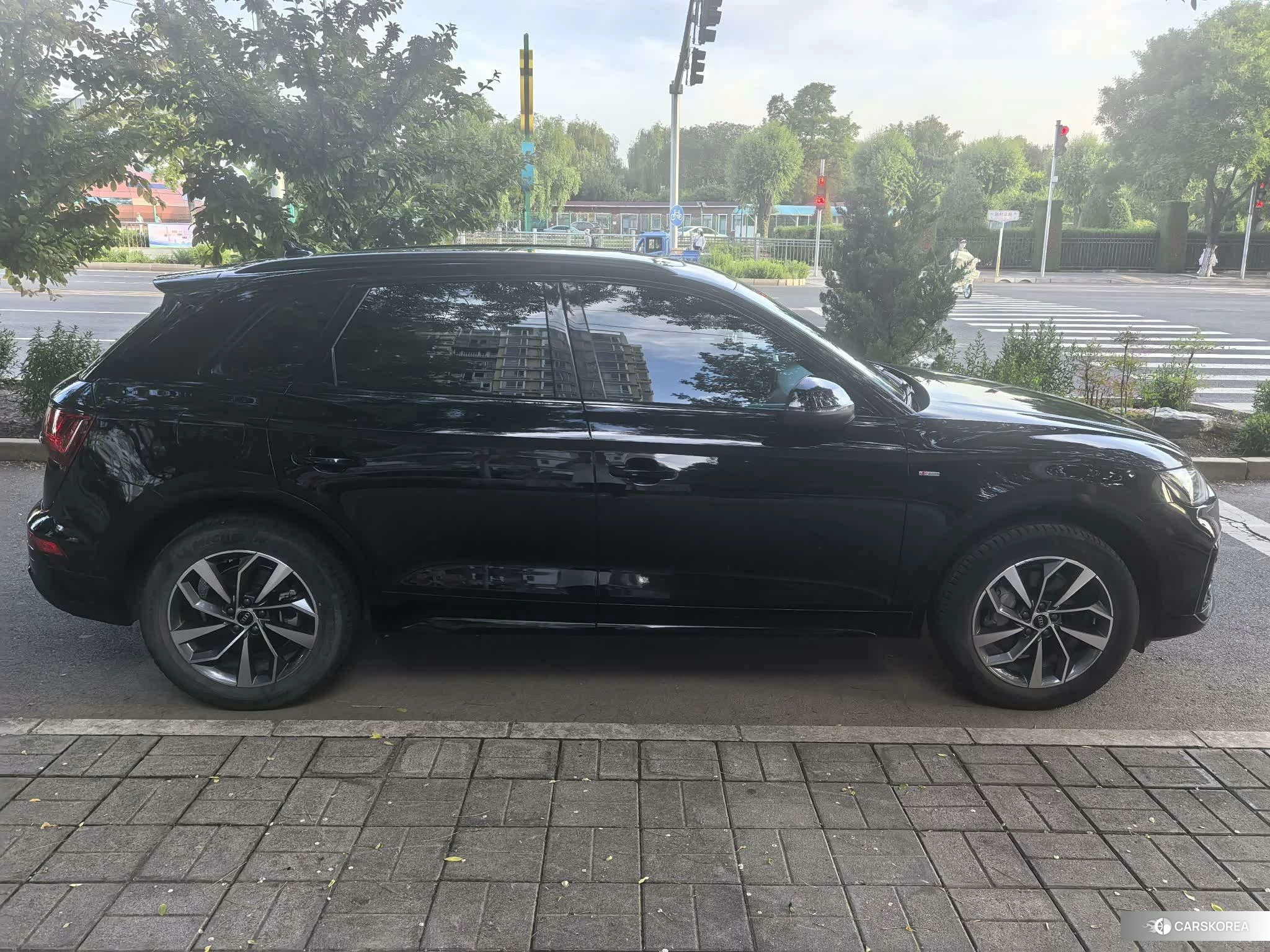 Audi Q5L 2022 Черный из Китая, фото 5