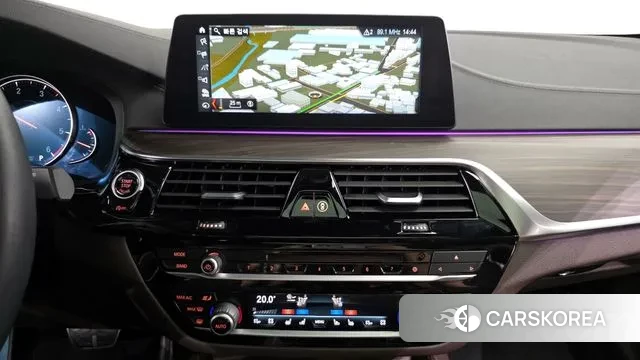 BMW 5 Series (G30) 2018 Белый из Кореи, фото 5