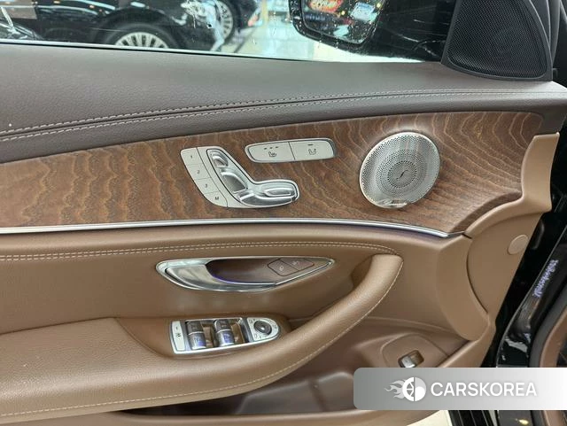 Mercedes-Benz E-class 2021 Черный из Китая, фото 5