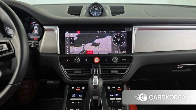 Porsche Macan 2023 Серебристо-серый из Кореи, фото 5
