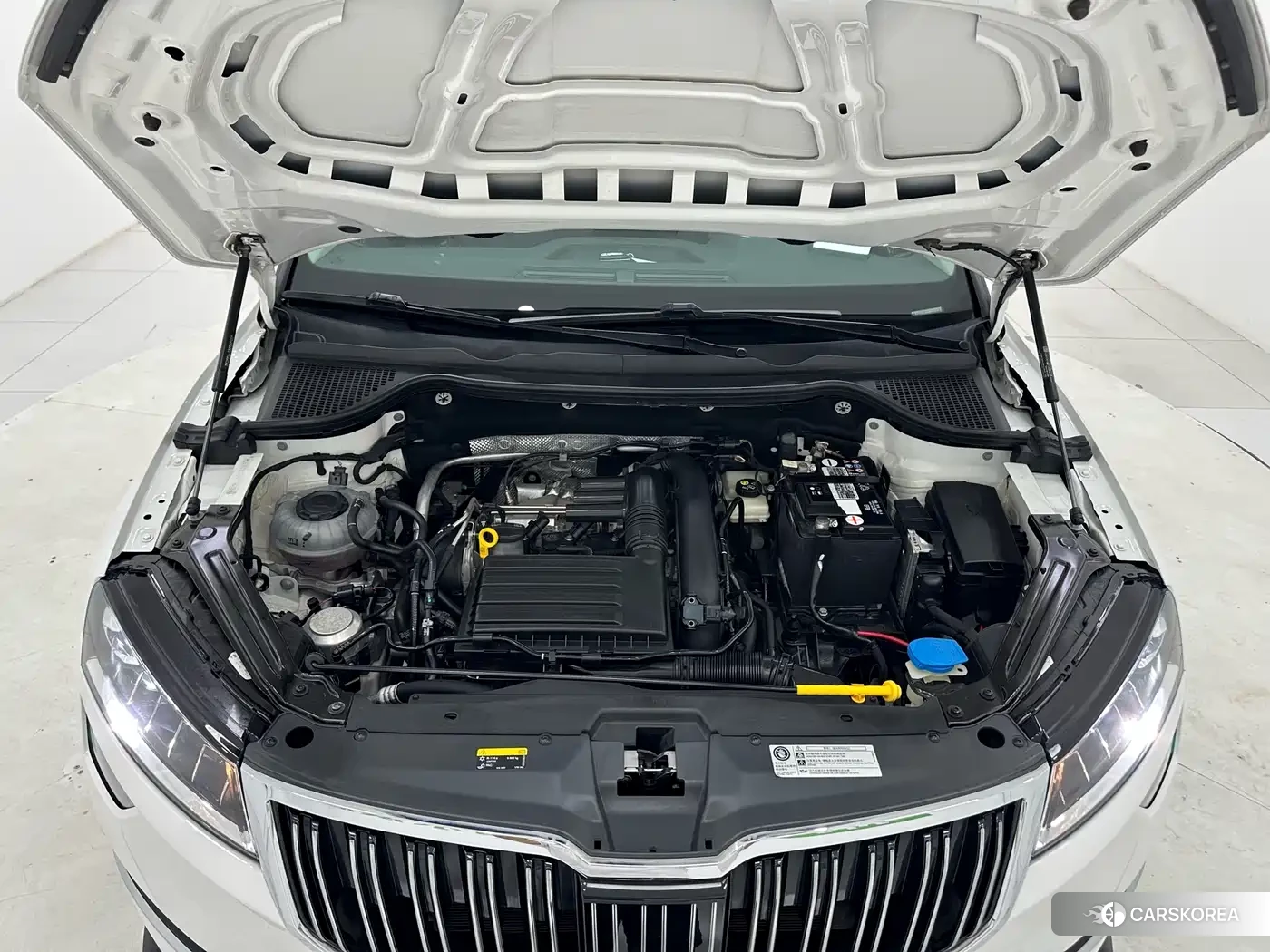 Skoda Karoq 2022 Белый из Китая, фото 5