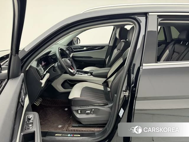 Volkswagen Tourang 2024 Черный из Китая, фото 5
