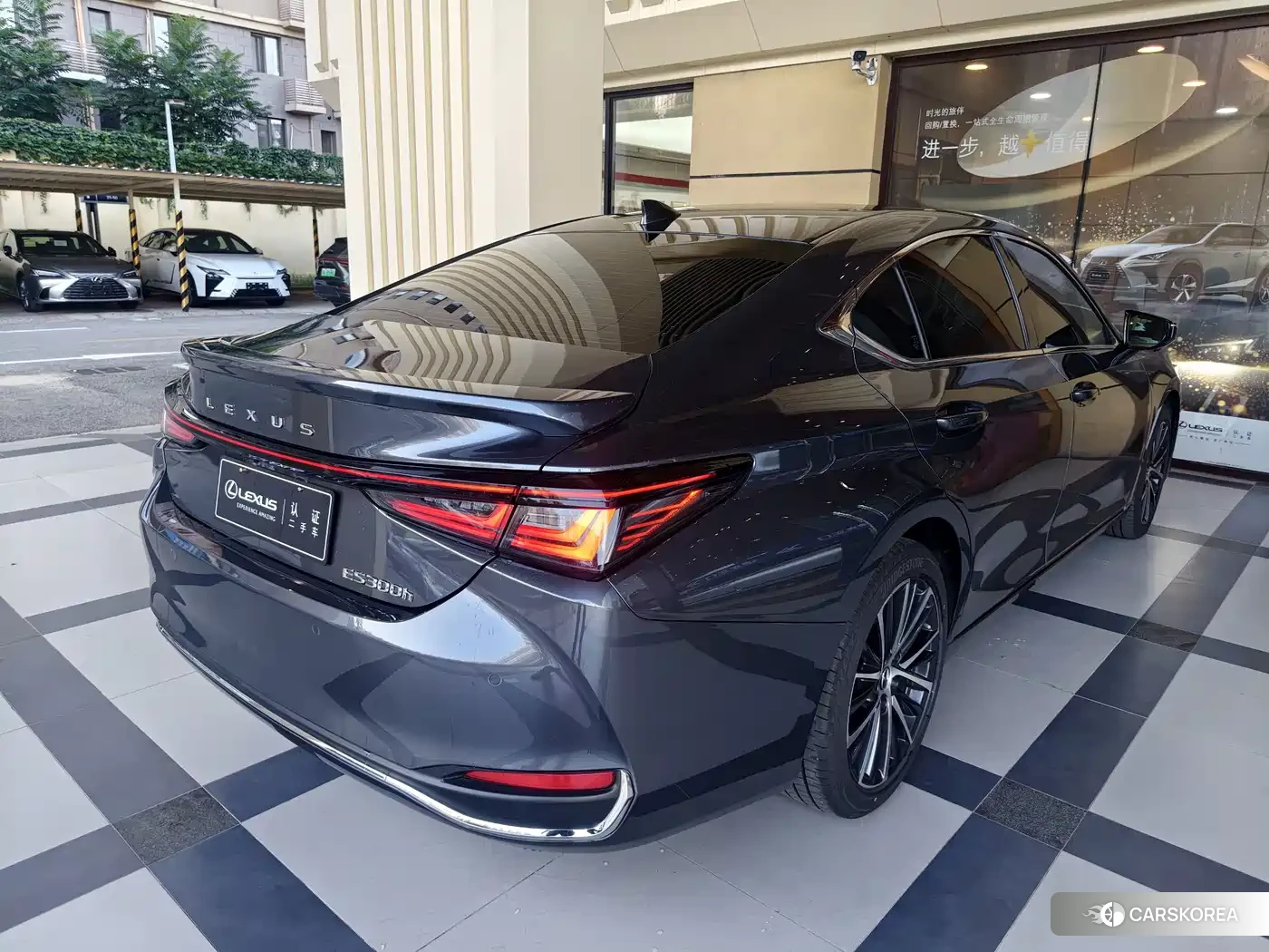 Lexus ES 2025 Silver/gray из Китая, фото 5